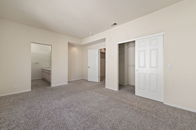 Building Photo - 470 Navaro Way