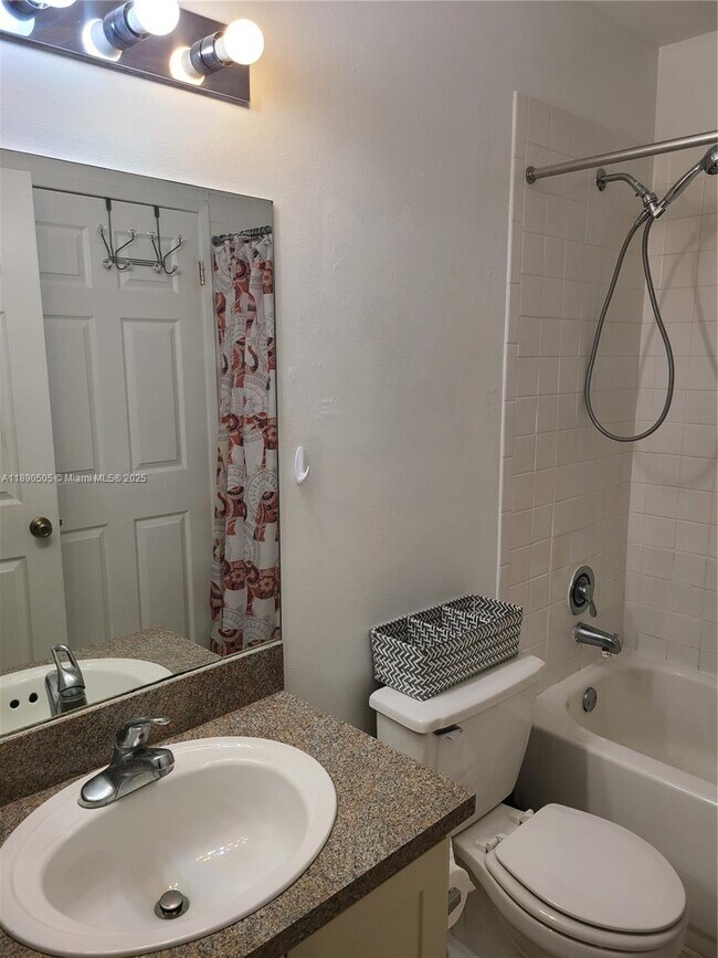 Building Photo - 9851 Nob Hill Ct