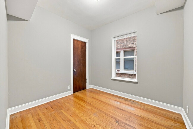 Building Photo - 4930 N Monticello Ave