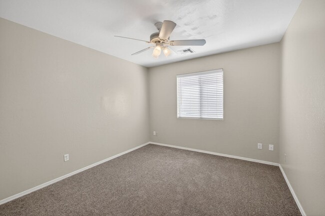 Building Photo - Updated House in Chandler Community