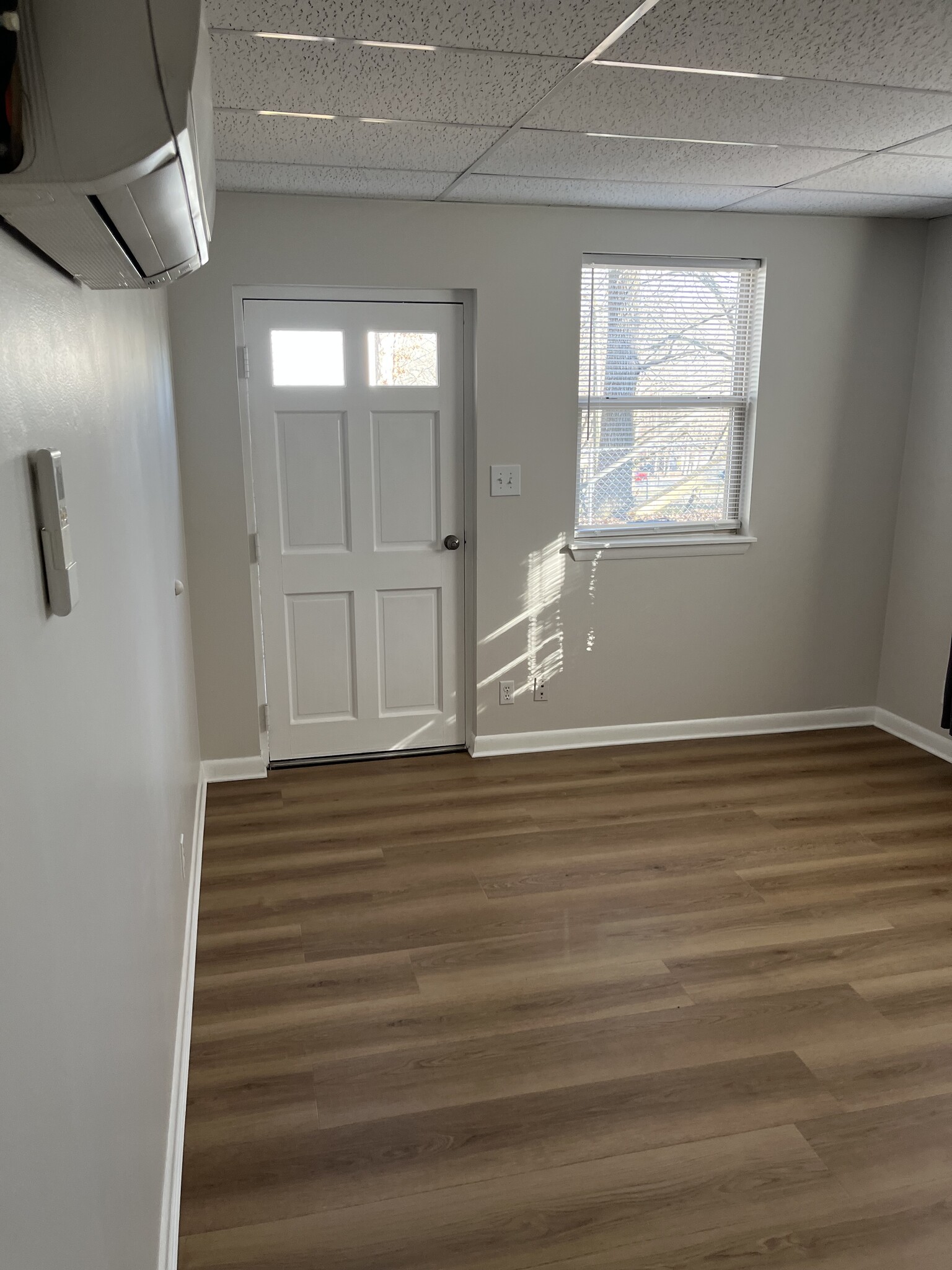 Building Photo - 9965 Summer Breeze Dr