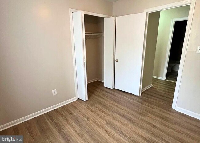 Building Photo - 10108 Sabin Dr