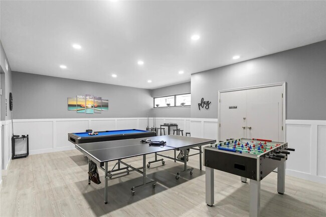 Building Photo - 2312 S Cypress Bend Dr