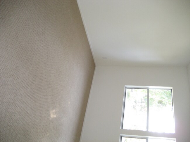 Building Photo - 4874 Thille St