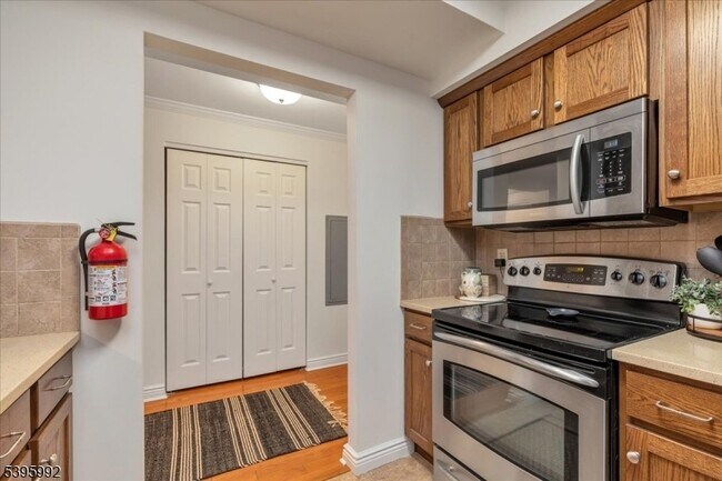 Building Photo - 7 Prospect St