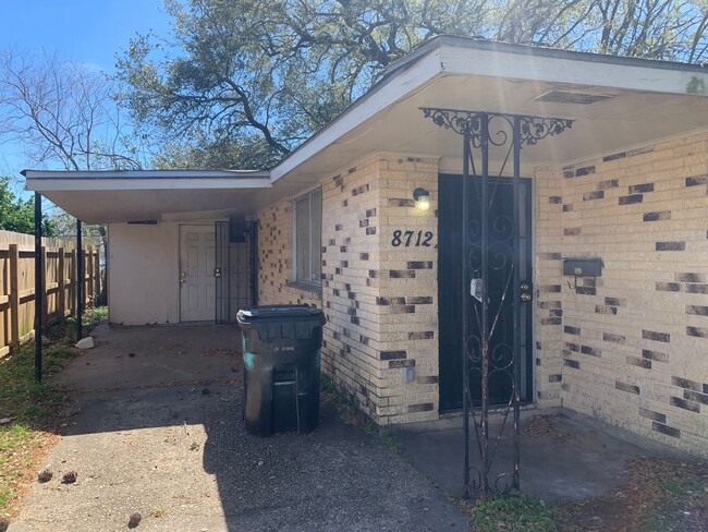 Building Photo - 8710 Dinkins St