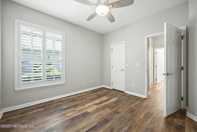 Building Photo - 4565 E Seneca Dr