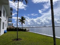 Building Photo - 1750 S Treasure Dr