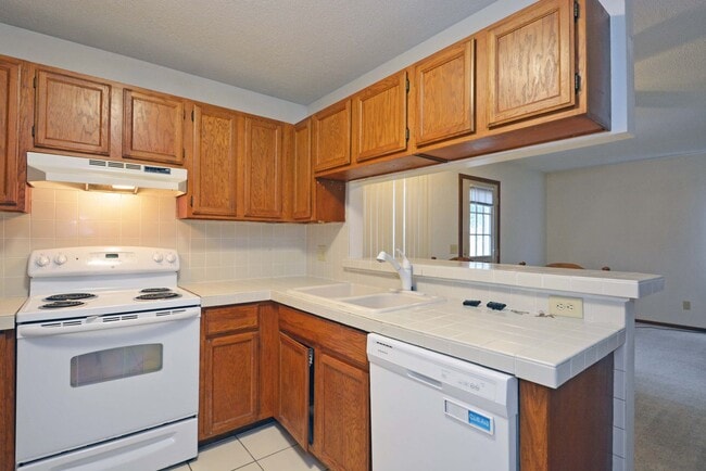 Building Photo - Beautiful 2-Bed 1-Bath Home Available in O...