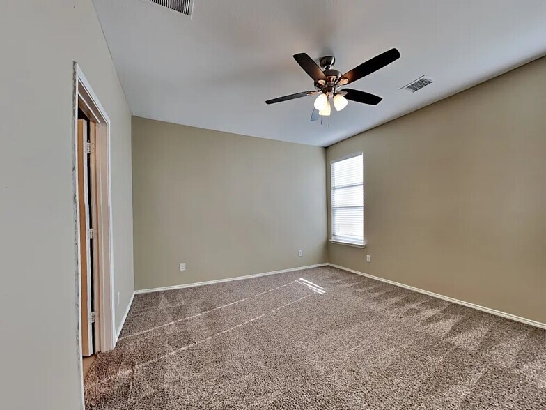 Building Photo - 2103 Slow Stream Dr