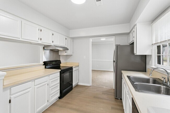 Building Photo - 903 Belvoir Cir