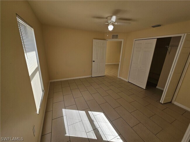 Building Photo - 1622 SW 33rd St