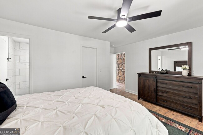Building Photo - 4225 Twin Rivers Dr