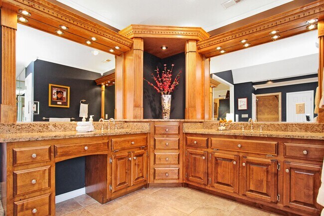 Building Photo - Call Victoria Jenkins at 757-525-7157 for more information