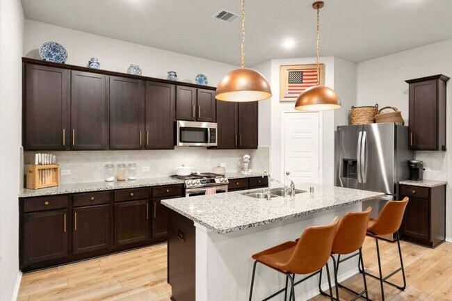 Building Photo - 326 Jewett Meadow Dr