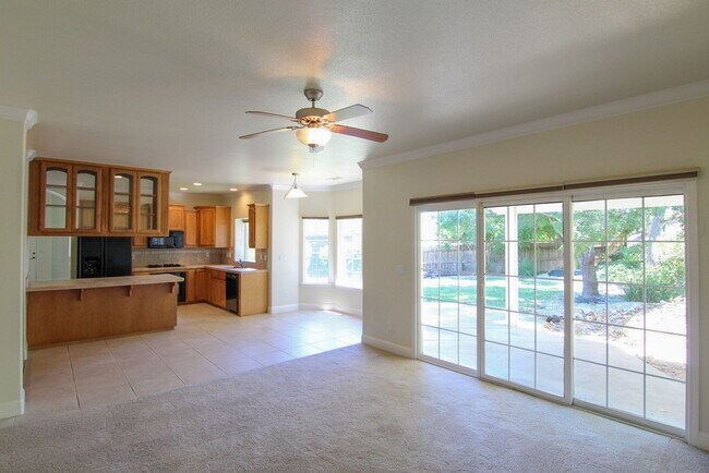 Building Photo - 4 Bedroom Mary Lake Home on Cul-De-Sac