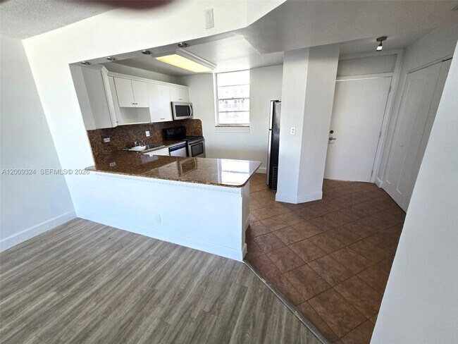 Building Photo - 3703 NE 166th St
