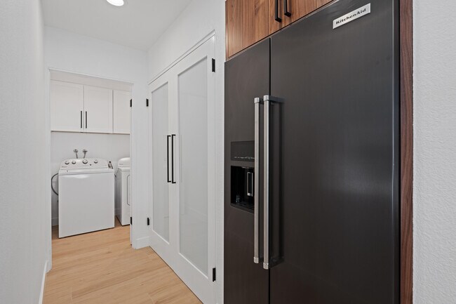 Building Photo - 352 Forest Hills Dr
