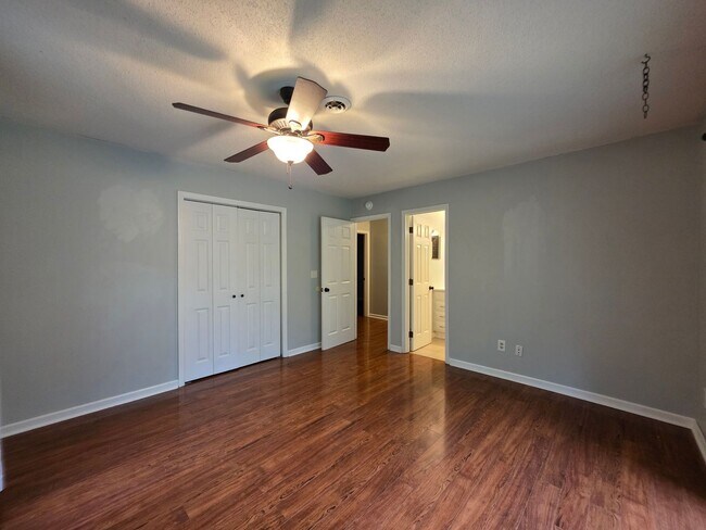 Building Photo - 109 Glencroft Rd