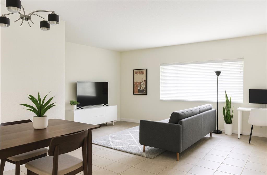 Building Photo - 729 NE 16th Ave