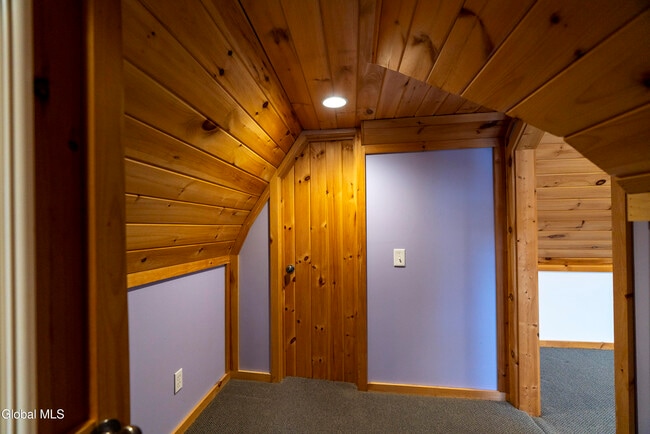 Building Photo - 288 Church St