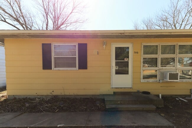 Building Photo - 306 MO-124