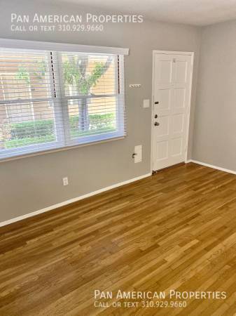 Building Photo - 335 S Los Robles Ave