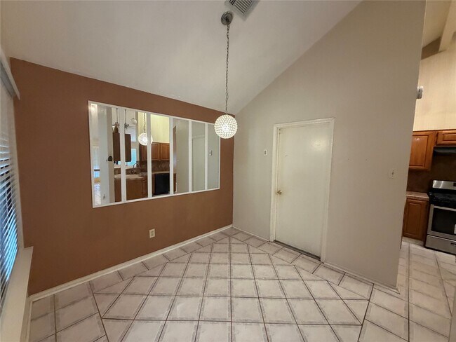 Building Photo - 1423 Elkwood Dr