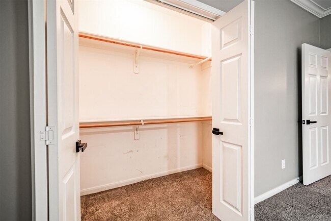 Building Photo - 17 Waugh Dr