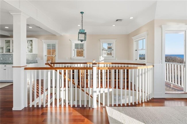 Building Photo - 246 Sand Hill Cove Rd