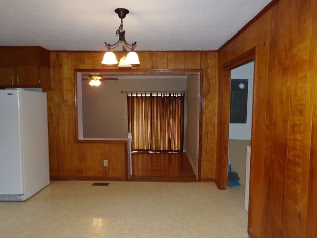 Building Photo - Charming Home in Havelock