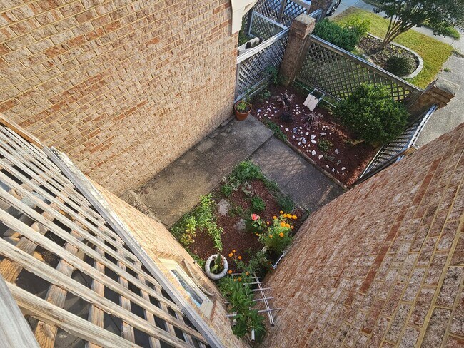 Building Photo - THALIA WAYSIDE