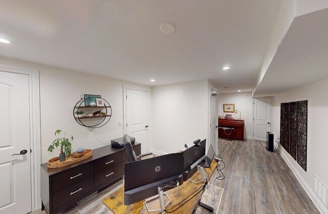 Building Photo - 2207 Periwinkle Ln