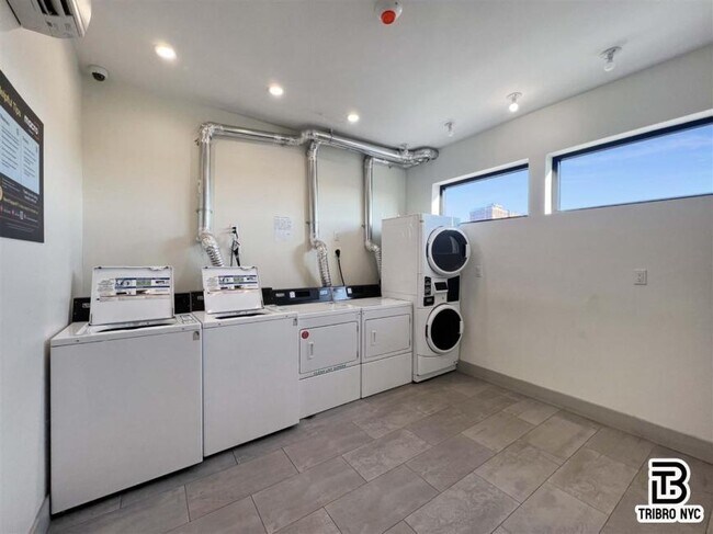 Building Photo - 2 bedroom in Bronx NY 10454