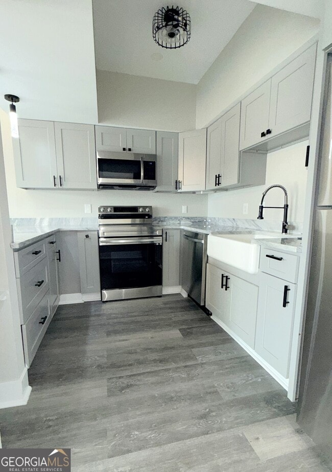 Building Photo - 295 Clearview Ct