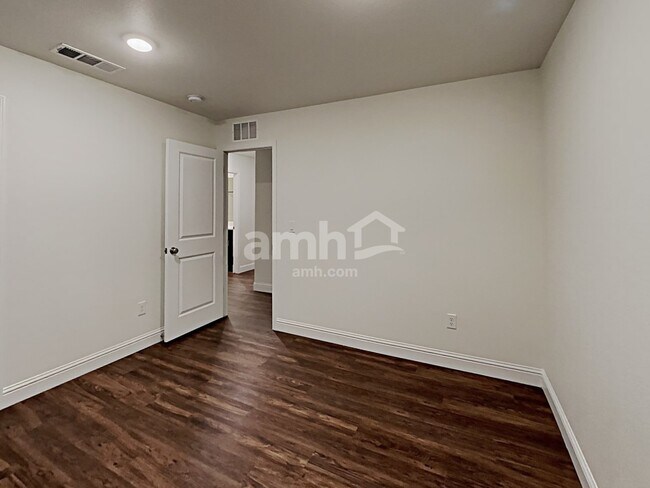 Building Photo - 711 Terrain Star Ave