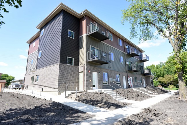 Building Photo - 301-15t 15th St N