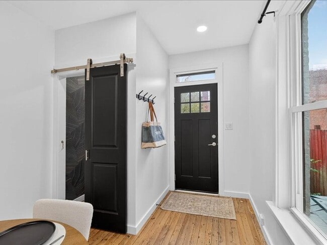 Building Photo - Gorgeous 4 Bedroom 2.5 Bathroom Available in Lancaster City