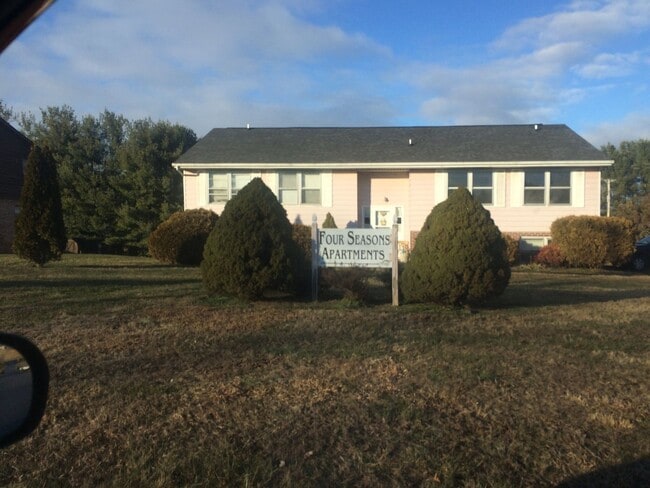 Primary Photo - 2 Bedroom / 1 Bath Apartment Johnson City, TN