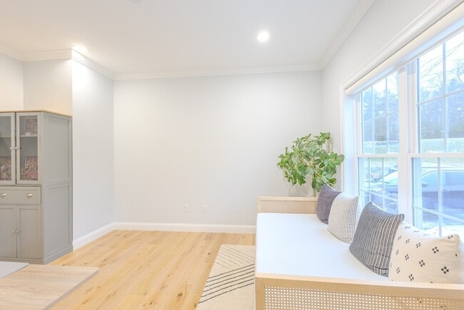 Building Photo - 18 Locust Hill Dr