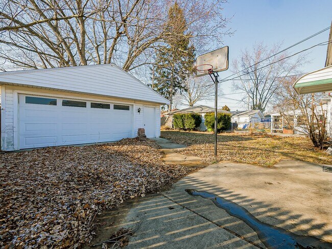 Building Photo - AVAILABLE NOW! Beautifully Updated 3-Bedroom Home with High-End Finishes!