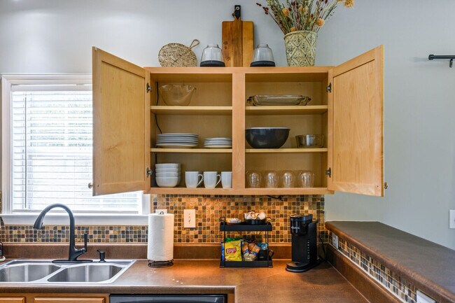 Building Photo - 1431 Bay Overlook Dr