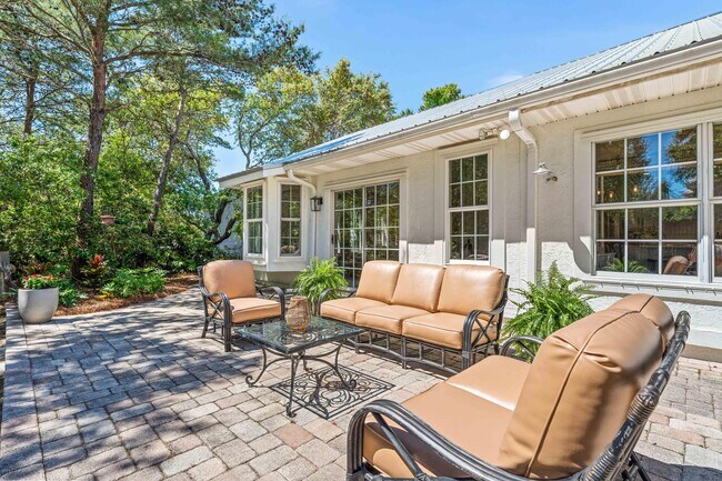 Building Photo - 220 Seabreeze Cir