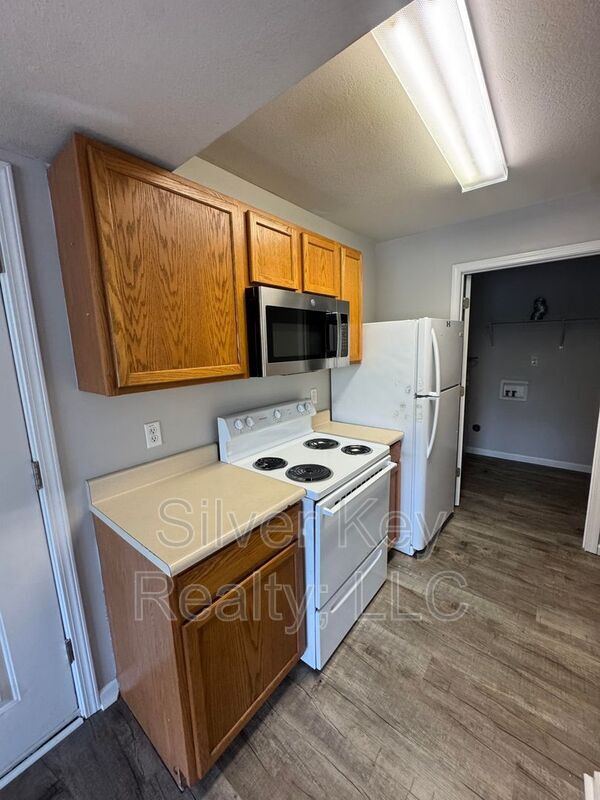 Building Photo - 268 Willow Creek Drive
