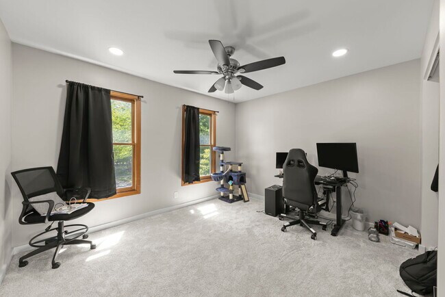 Building Photo - 972 Westgate Dr