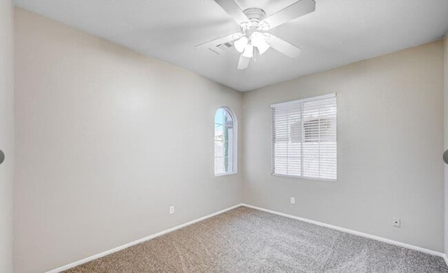 Building Photo - 1013 Brinkman St