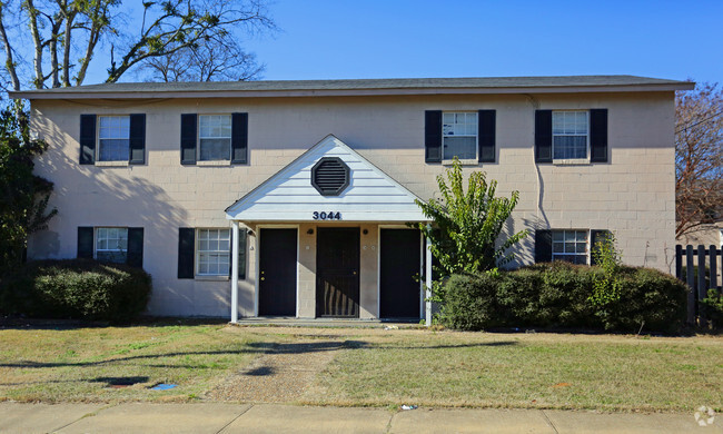 Sullivan Garden - 3034 Fairwest Pl Montgomery AL 36108 | Apartment Finder