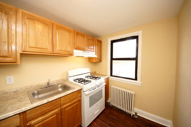 Primary Photo - 1620 Greenwood Ave