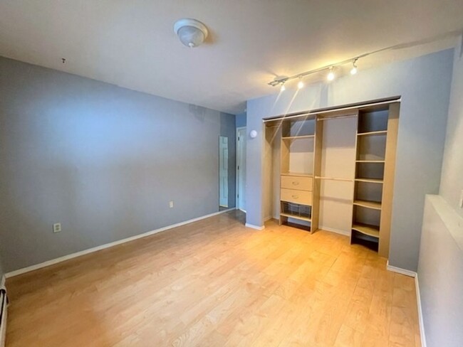 Building Photo - East Anchorage Four Bedroom Home with Bonu...