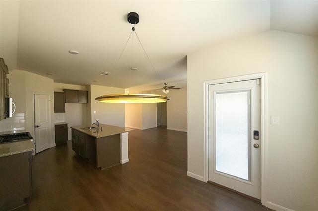 Building Photo - 612 Stampede Ln